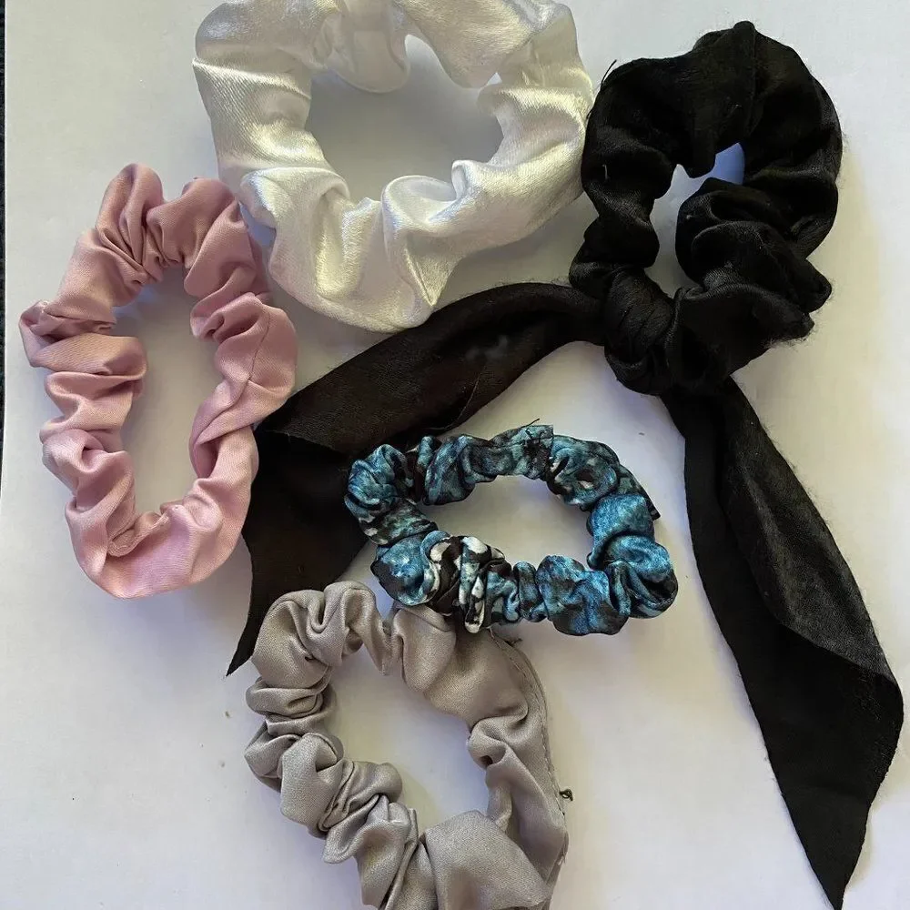 Set of 5 Scrunchies - Black Bow Teal Print